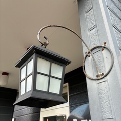 2個ありアンティーク　レトロ　ディスプレイ用　黒の金属製ランタン型屋外照明の画像