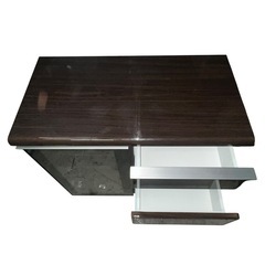 【ジ1102-03】中古品‼️木目調キャビネット サイドボード 収納棚 ガラス扉×引き出し付き モダンデザインの画像