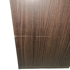 【ジ1102-03】中古品‼️木目調キャビネット サイドボード 収納棚 ガラス扉×引き出し付き モダンデザインの画像