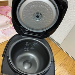 【人数多いため受付終了します💦】中古タイガー 5.5合 炊飯器 傷あり の画像
