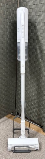 【高年式/2024年製】充電式掃除機 Panasonic ホワイト