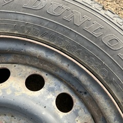 中古　福井市坂井市配達無料　14インチ　スタッドレスタイヤ4本　175/65r14　鉄ホイール付きの画像