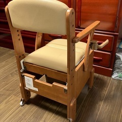 介護イス　トイレ付の画像