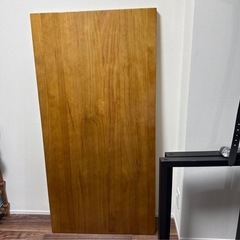 ダイニングテーブル 幅140×奥70×高75 厚5cm ニュージーランド松の木？(現金受け渡し)
の画像