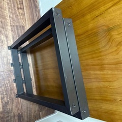 ダイニングテーブル 幅140×奥70×高75 厚5cm ニュージーランド松の木？(現金受け渡し)
の画像