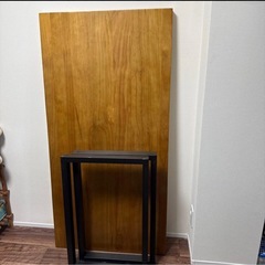 ダイニングテーブル 幅140×奥70×高75 厚5cm ニュージーランド松の木？(現金受け渡し)
の画像