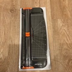 ペーパーカッター　裁断機の画像
