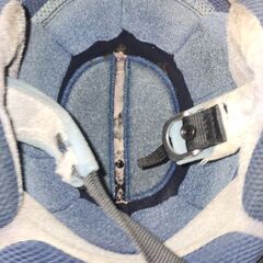 アライazヘルメットの画像