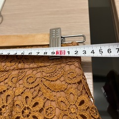 UNIQLO ユニクロ レースタイトスカート M ブラウンの画像