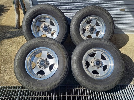 トヨタ　ランドクルーザー　プラドのホイールタイヤ