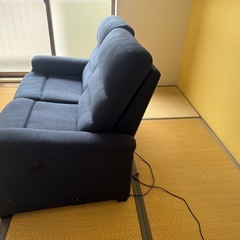 2人がけ電動リクライニングソファの画像