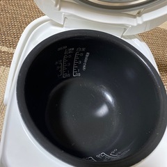 象印マホービン 炊飯器 5.5合 ホワイト NP-XB10 中古動作　の画像