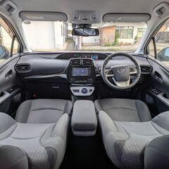 ★実走行5.9万㌔！上級！パール！プリウス50【Sセーフティープラス】衝突軽減！レーダークルコン！コーナーセンサー！Bluetooth！Bカメラ★の画像