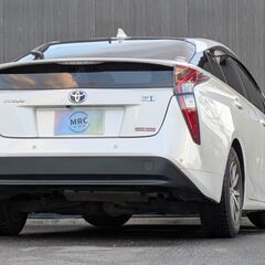 ★実走行5.9万㌔！上級！パール！プリウス50【Sセーフティープラス】衝突軽減！レーダークルコン！コーナーセンサー！Bluetooth！Bカメラ★の画像