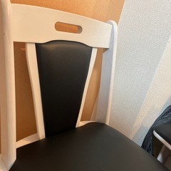 ダイニングテーブルの画像