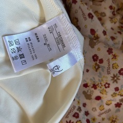 Disney ミニー　花柄ロングスカート 小花柄 ベージュ系①の画像