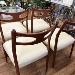 モデルルーム展示品曲木細工のダイニングチェアの画像