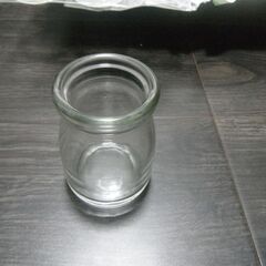 【新品】ボトル 90㏄ 無地 フタ付き 20個まとめて　ヨーグルト　ミルクボトル ガラス瓶 ヨーグルト瓶 耐熱 プリン デザート 容器の画像