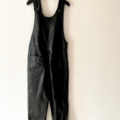 ZARA ブラックレザー サロペットの画像