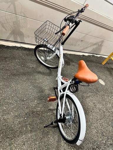 11月1日購入の新品折りたたみ自転車（組み立て済み）