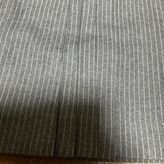 グレー　ストライプ　膝丈スカートの画像