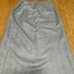 グレー　ウール　膝丈スカートの画像