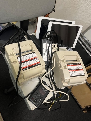 引き取り限定、激安出品、早い者勝ちユウセンPOSレジ、USENレジスター、飲食店仕様ハンディー4台、レジ本体iPad2台、キャッシュドロワー