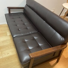 3人掛けヴィンテージ風ソファの画像