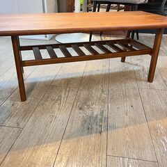 ※IDC大塚家具 棚付きセンターテーブル ローテーブル ウォールナット材 定価31,900円 横幅105cm奥行50cm高さ38cm★買取帝国 志木店の画像