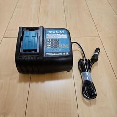 マキタ DC18SE（自動車用シガーソケット対応充電器）の画像