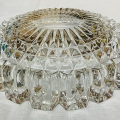 【期間限定 新品未使用】クリスタルデザインのカットガラス灰皿①の画像