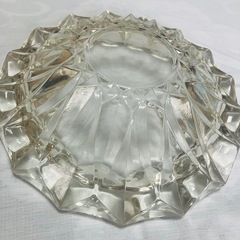 【期間限定 早い物勝ち】クリスタルデザインのカットガラス灰皿②の画像