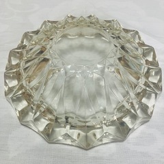 【期間限定 早い物勝ち】クリスタルデザインのカットガラス灰皿②の画像