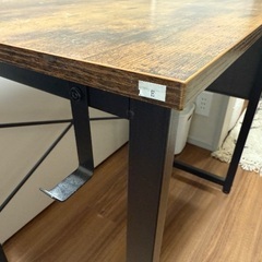 デスク　ポケットとフック付きの画像