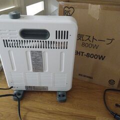 2019年製の電気ストーブの画像