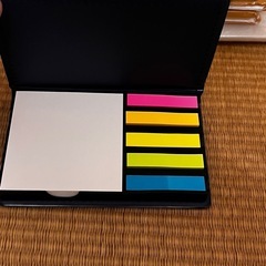 コピー用紙、ホッチキス、カッター下敷き等の事務用品一式の画像