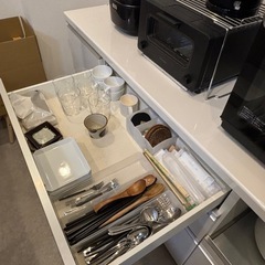 【PAMOUNA】キッチンカウンター　キッチンボード　棚　白　スムースクローズ　高級品の画像