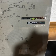 スノーボード（板とビンディング）の画像