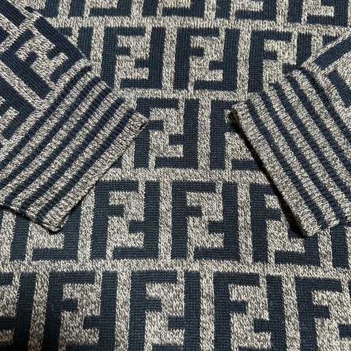 美品　FENDI モノグラム　ズッカ　長袖　トップス　セーター