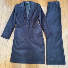 スエード風ブラウン3点スーツ13号の画像