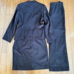 スエード風ブラウン3点スーツ13号の画像