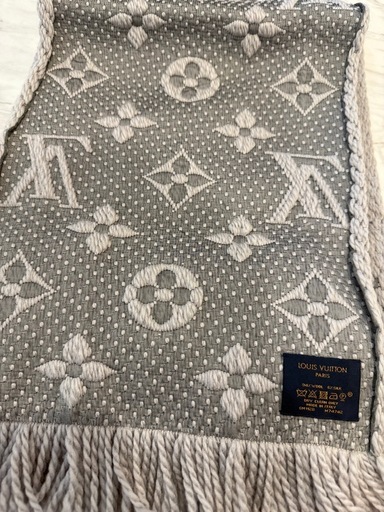 【美品】LOUIS VUITTONマフラー
