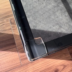 パモウナガラスローテーブルの画像