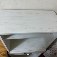 ホワイト シェルフ 棚 ビンテージ風 収納家具の画像