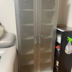 食器棚の画像