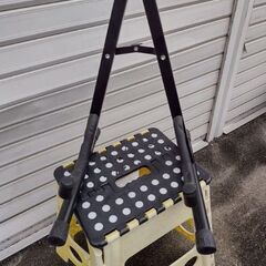 観音寺 ギタースタンド？バイオリンスタンド？ 折り畳み式 クラシックギター等に 楽器 スタンド 中古品の画像