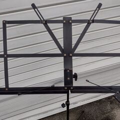 観音寺 譜面台 折り畳み式 軽い物の置き場所に スマホ タブレット置きに 中古品の画像