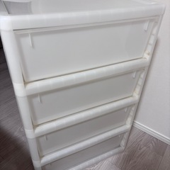 四段ボックス　衣装ケース　白　コマつきの画像