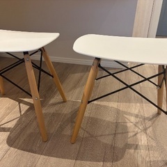 ホワイト✖️木製の椅子の画像