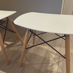 ホワイト✖️木製の椅子の画像